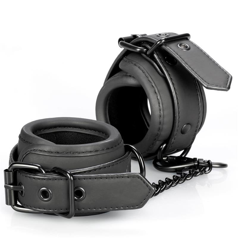 Manette INTOYOU BLACK SHADOW in pelle vegana